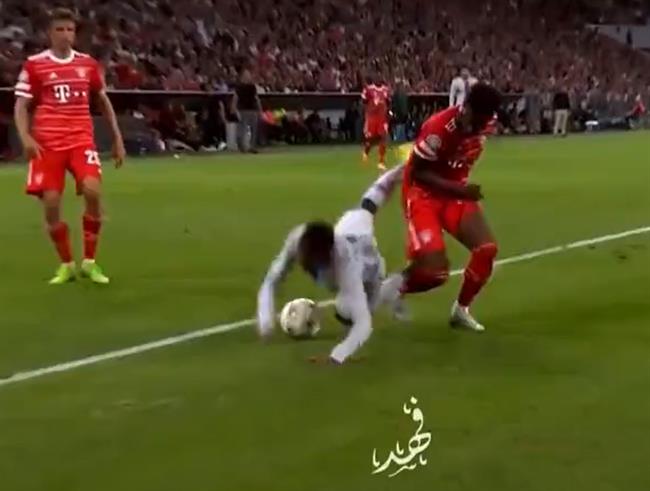 CĐV Barca đòi 11m trước Bayern Munich