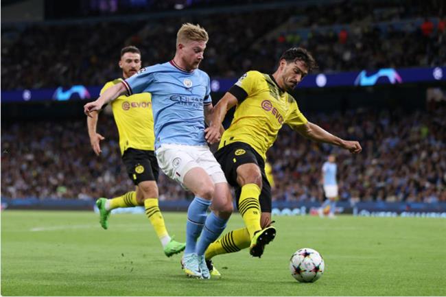 Erling Haaland lại ghi bàn, Man City ngược dòng đẳng cấp trước Dortmund 3