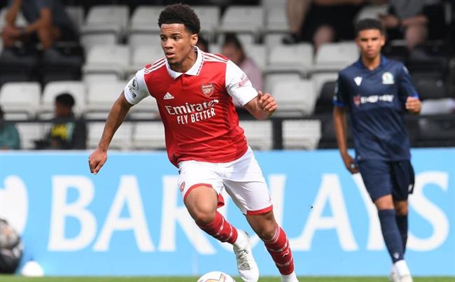 Arsenal sử dụng thần đồng 15 tuổi Ethan Nwaneri trước Brentford
