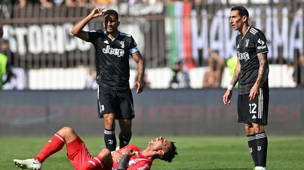 Juventus đối diện tin dữ từ tấm thẻ đỏ của Di Maria