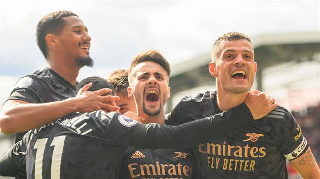 Granit Xhaka đã hàn gắn mối quan hệ với CĐV Arsenal như thế nào?