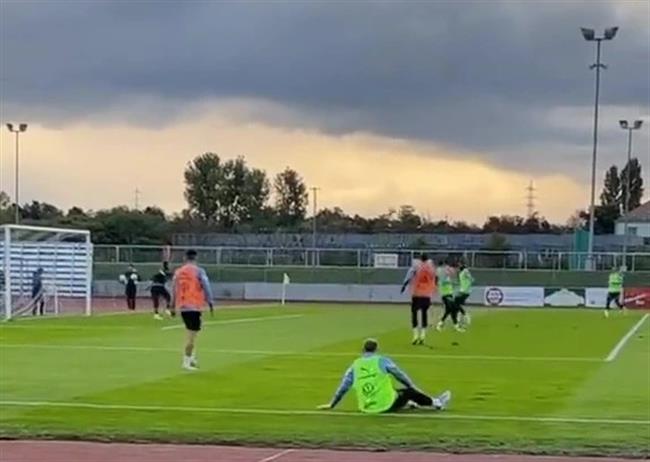 VIDEO: Darwin Nunez dứt điểm siêu tệ trong buổi tập của ĐT Uruguay