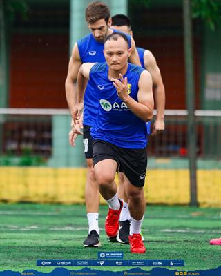 Trọng Hoàng chính thức trở lại tập luyện cùng SLNA 1