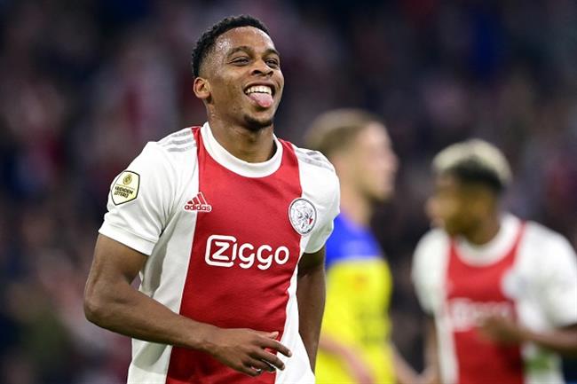 Liverpool nâng cấp hàng thủ bằng Jurrien Timber