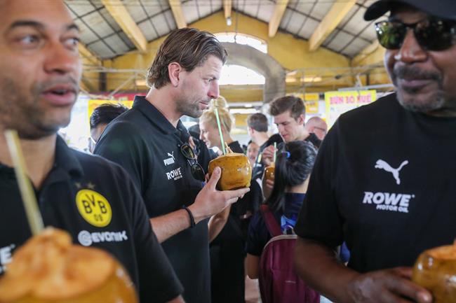 Những trải nghiệm thú vị của các huyền thoại Borussia Dortmund tại Việt Nam 3