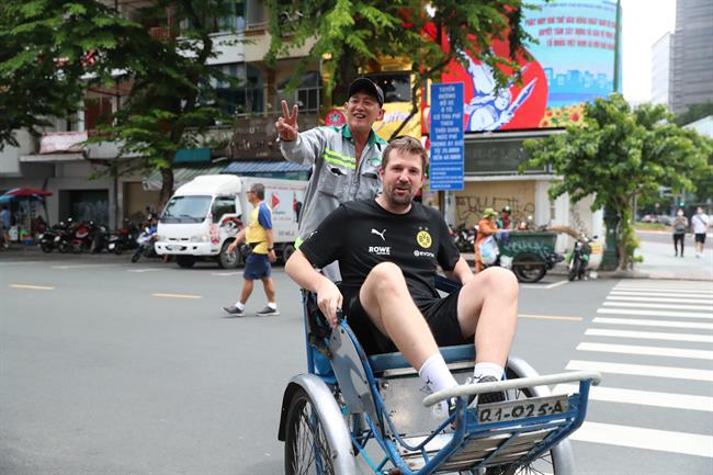 Những trải nghiệm thú vị của các huyền thoại Borussia Dortmund tại Việt Nam 2