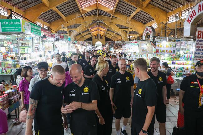 Những trải nghiệm thú vị của các huyền thoại Borussia Dortmund tại Việt Nam 6