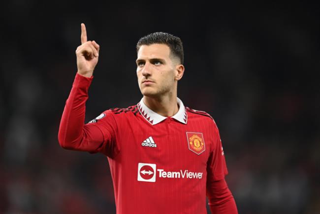 Barca gây sốc với hậu vệ của MU