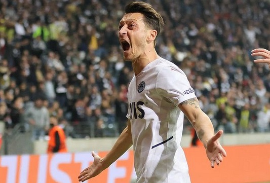 Mesut Ozil đồng ý gia nhập RANS Cilegon FC Indonesia hình ảnh