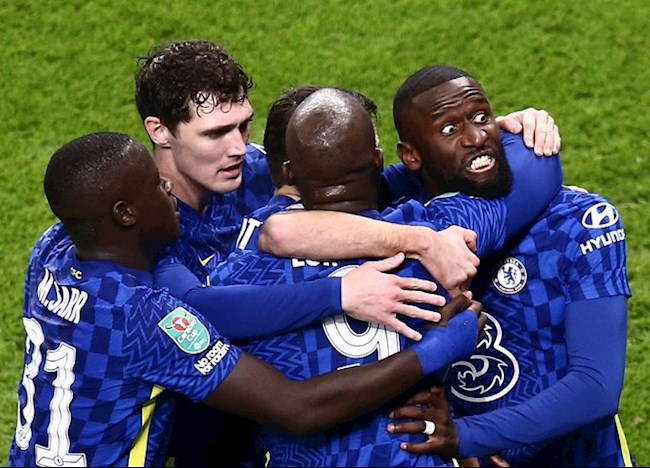 Chelsea dẫn trước 1-0 sau 45 phút