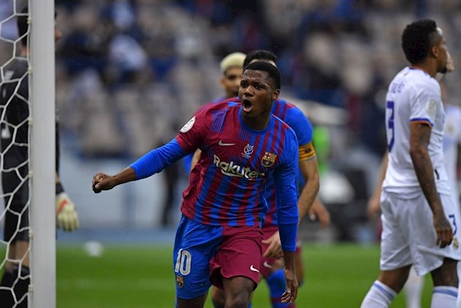 Thần đồng Ansu Fati kéo trận đấu vào 30 phút hiệp phụ