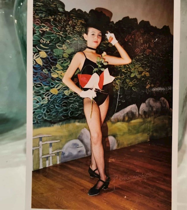 Nhan sắc bạn gái Ronaldo khi còn nhỏ