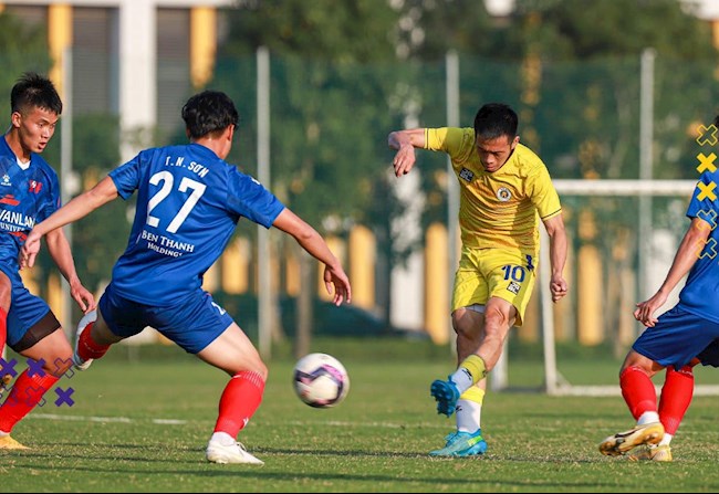 CLB Hà Nội chật vật hạ đội hạng Nhất nhờ Thành Lương, Văn Quyết