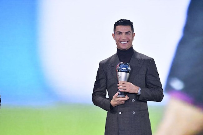 Siêu sao Ronaldo được FIFA vinh danh bằng "Special Award"