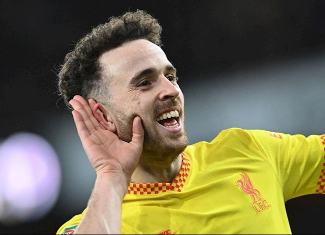 Vẫn là Jota tung đòn kết liễu Arsenal