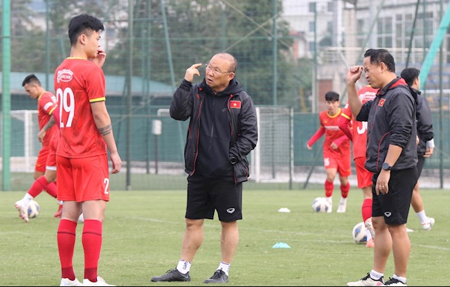 Hàng thủ ĐT Việt Nam: Ai sẽ là người thứ 3?