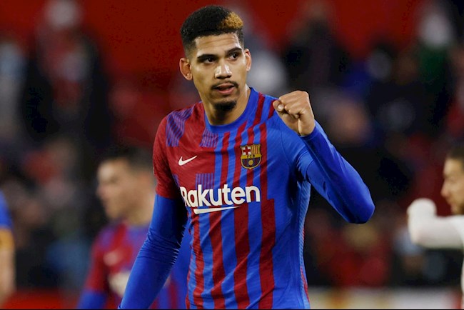 Điểm tin bóng đá sáng 52 MU gửi đề nghị khủng mua Araujo hình ảnh