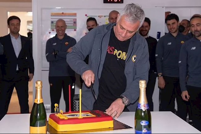 Mourinho trong bữa tiệc được Roma tổ chức