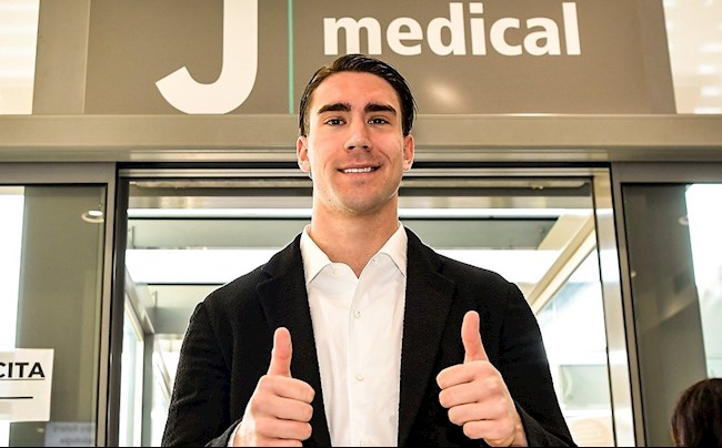 Ấn tượng với độ chịu chơi của Bà đầm già