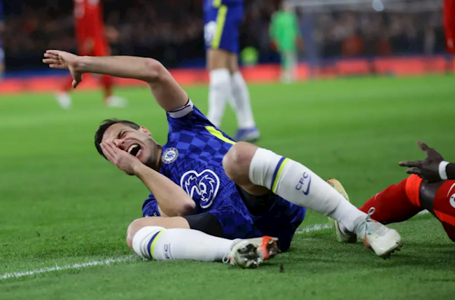 tình huống Mane thúc cùi chỏ vào Azpilicueta tình huống Mane thúc cùi chỏ vào Azpilicueta