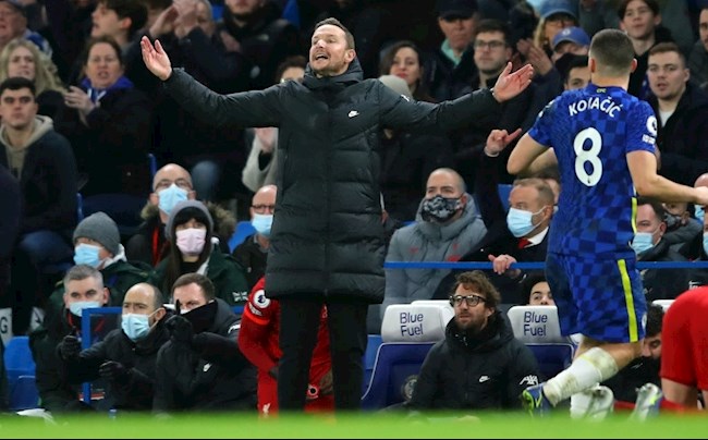 Trợ lý HLV Liverpool phản ứng sau trận hòa Chelsea