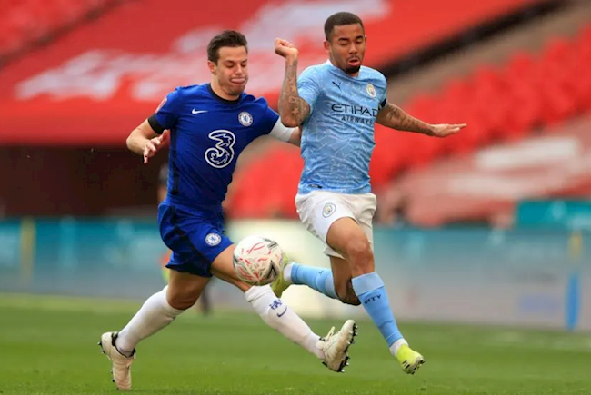 Cesar Azpilicueta thừa nhận Man City quá mạnh, nhưng...