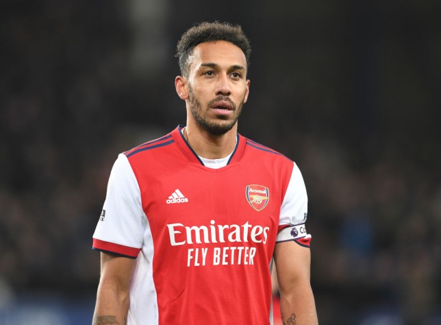 Aubameyang dương tính với Covid-19