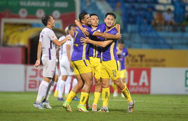 Van Quyet lap cu dup trong tran thang cua Ha Noi truoc Binh Duong