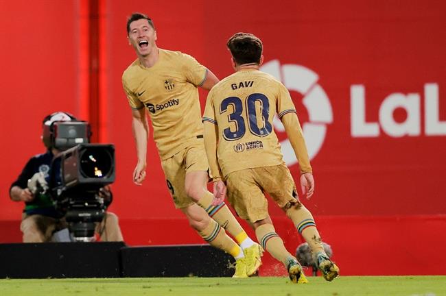 Robert Lewandowski di vao lich su La Liga