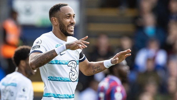 Graham Potter đưa Aubameyang lên mây