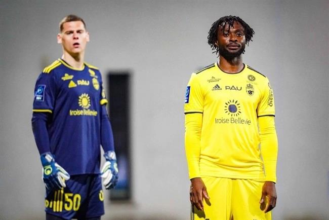 Quang Hải ngồi ngoài suốt trận thua của Pau FC