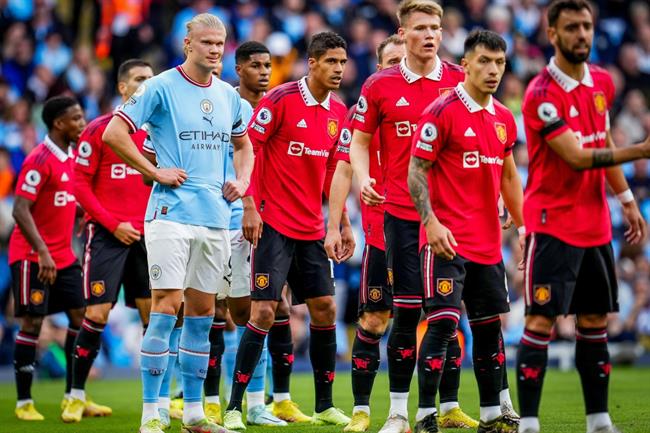 Haaland cân bằng thành tích CR7, gấp đôi Harry Kane