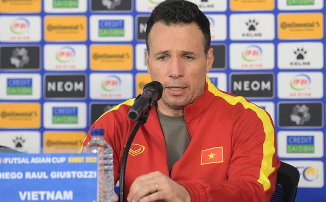 HLV Diego Giustozzi chia se sau tran thua Nhat Ban