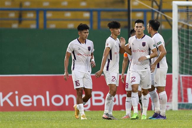 12 đồng đội của Tiến Linh mắc Covid-19 trước trận đấu Hà Tĩnh