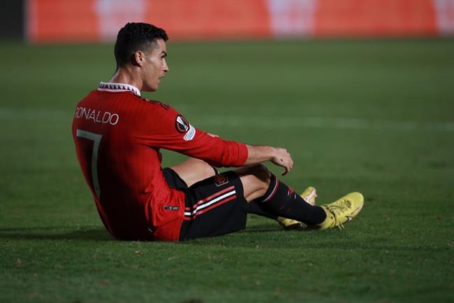 Ronaldo đang bị đồng đội ở MU xa lánh 1 Ronaldo đang bị đồng đội ở MU xa lánh 1