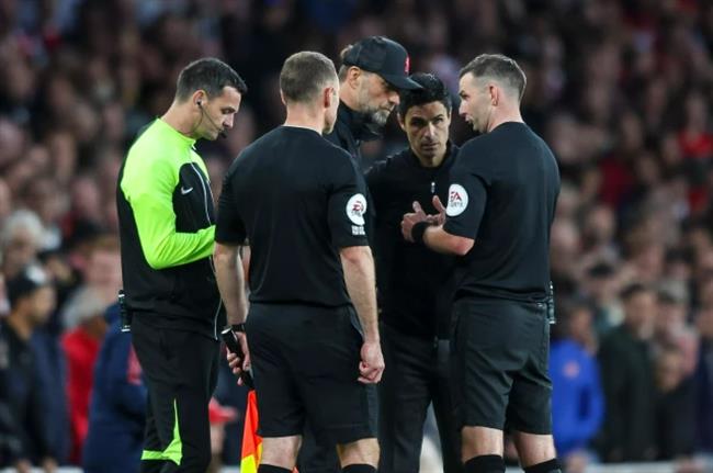 Liên đoàn bóng đá Anh điều tra trận Arsenal vs Liverpool