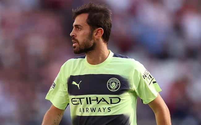 Bernardo Silva chỉ trích trọng tài vì tước bàn thắng của Phil Foden