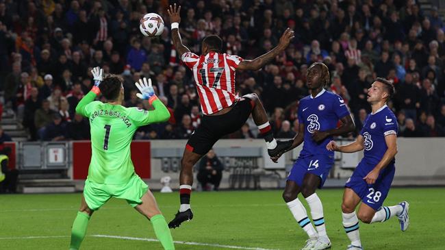 Kepa choi noi bat truoc Brentford
