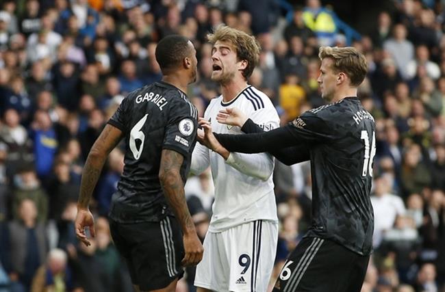 Arsenal cung nhan an phat tu FA