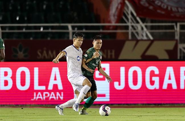 Nỗ lực cầm hòa TP.HCM, Quế Ngọc Hải đáp trả những nghi ngờ về việc SLNA không đá hết mình