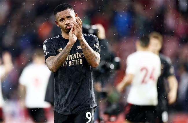 Arsenal hoa Southampton 1-1