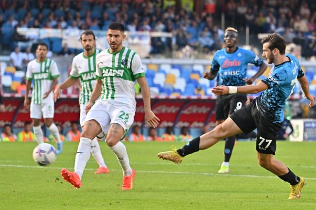 Napoli vừa đánh bại Sassuolo 4-0 Napoli vua danh bai Sassuolo 4-0