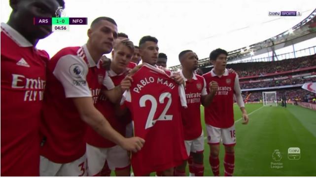 Arsenal gửi bàn thắng của Martinelli cho Pablo Mari