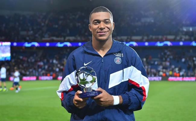 Mbappe đi vào lịch sử