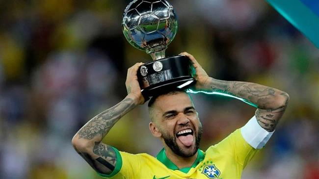 Dani Alves được triệu tập tham dự VCK WC 2022 cùng ĐT Brazil Dani Alves duoc trieu tap tham du VCK WC 2022 cung dT Brazil