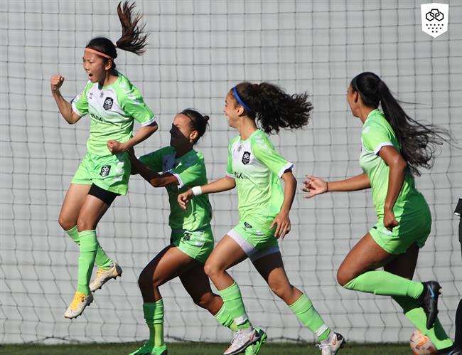 Huỳnh Như tiếp tục lập cú đúp bàn thắng tại Lank FC