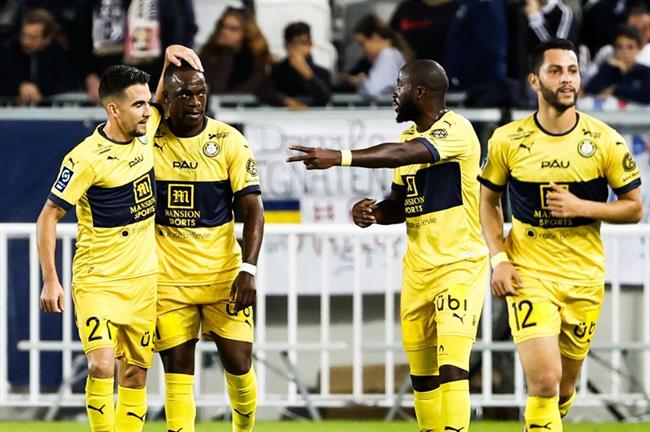 Quang Hải có cơ hội chạm mặt Messi sau khi Pau FC gây sốc ở Cúp Quốc gia Pháp