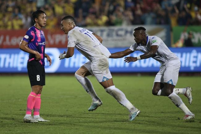 VIDEO: Nam Định ghi bàn thắng mở tỷ số vào lưới CLB Sài Gòn