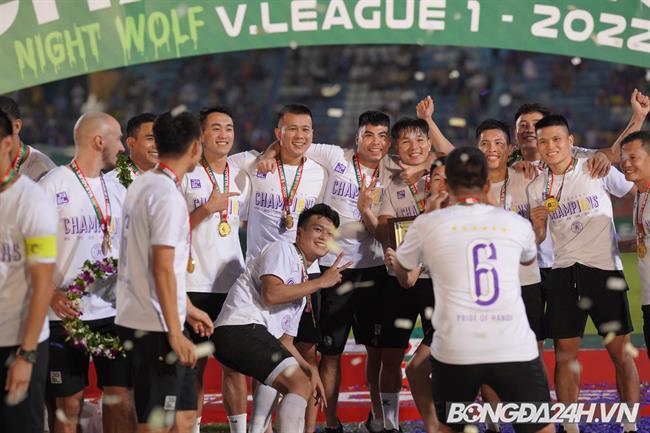 CLB Ha Noi dang quang ngoi vo dich V.League 2022