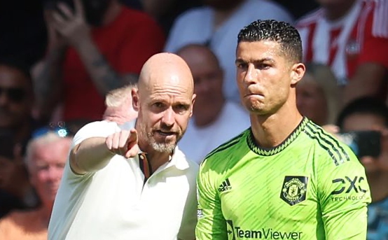 Ten Hag hoãn kỳ nghỉ để xử lý Ronaldo